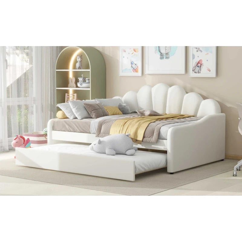 Καναπές-κρεβάτι daybed πλήρους μεγέθους με υφασμάτινο πλαίσιο, πλάτη σε σχήμα κοχυλιού και συρόμενο δεύτερο κρεβάτι, βελούδινος καναπές-κρεβάτι για το σαλόνι