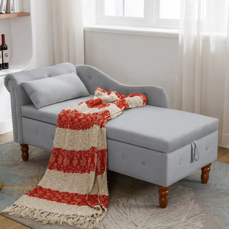 Chaise longue moderna tapizada en terciopelo con brazos enrollados, almacenamiento y cojín