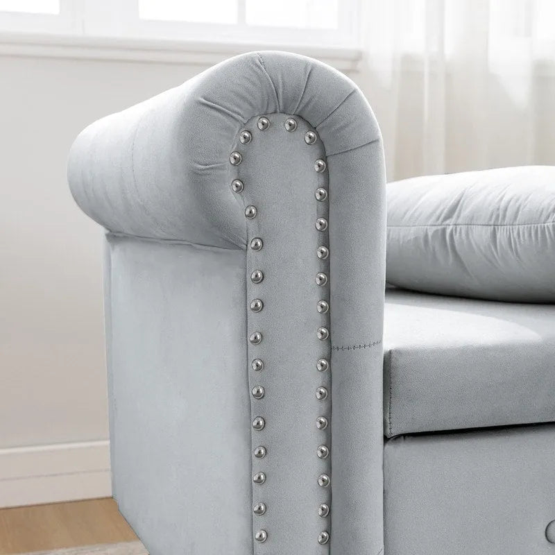 Moderne Chaiselongue mit Samtbezug, gerollten Armlehnen, Stauraum und Kissen
