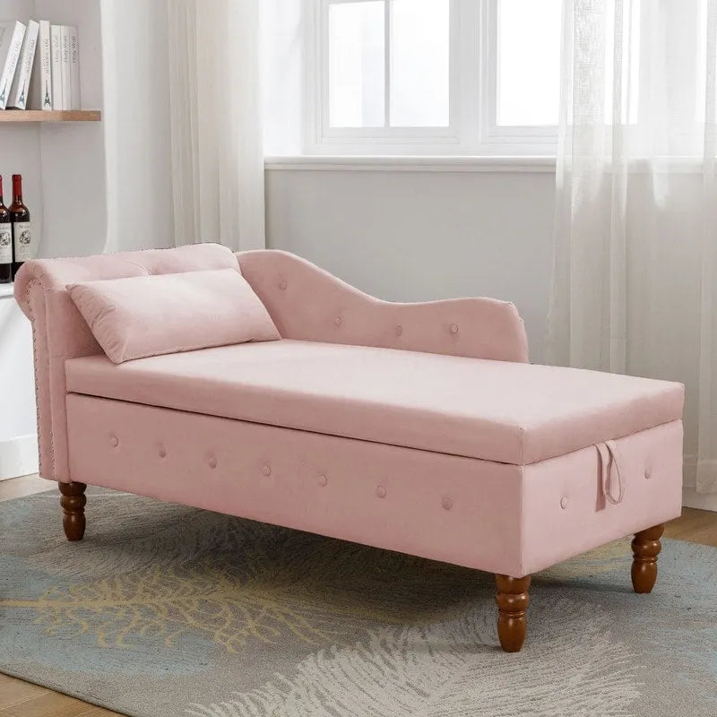 Moderne Chaiselongue mit Samtbezug, gerollten Armlehnen, Stauraum und Kissen