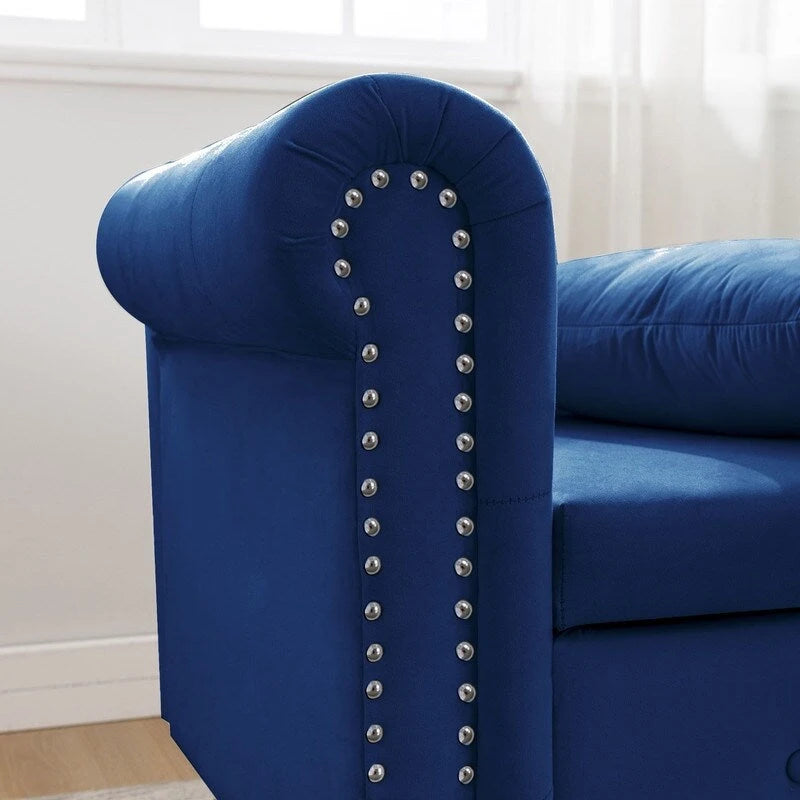 Moderne Chaiselongue mit Samtbezug, gerollten Armlehnen, Stauraum und Kissen