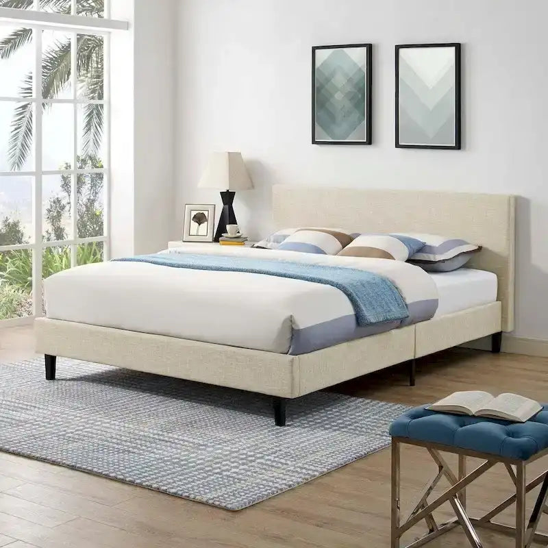 Queen-Size-Polsterbett mit gepolstertem Kopfteil und Holzrahmen