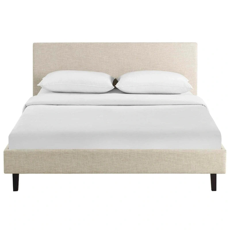 Queen-Size-Polsterbett mit gepolstertem Kopfteil und Holzrahmen