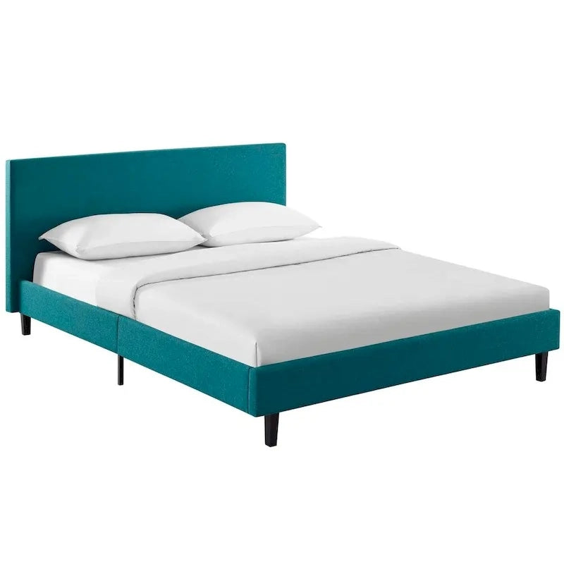 Κρεβάτι πλατφόρμας queen size με επενδεδυμένο κεφαλάρι και ξύλινο πλαίσιο